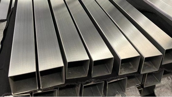 304不銹鋼制品管為何變形？